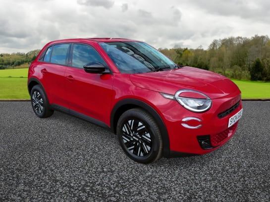 A null FIAT 600E Red 5-Door