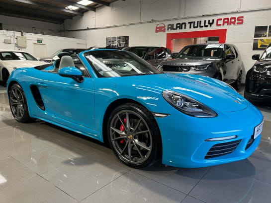 A null PORSCHE 718 BOXSTER 2.5T S Convertible 2dr Petrol PDK Euro 6 (s/s) (350 ps) FULL PORSCHE SERVIC