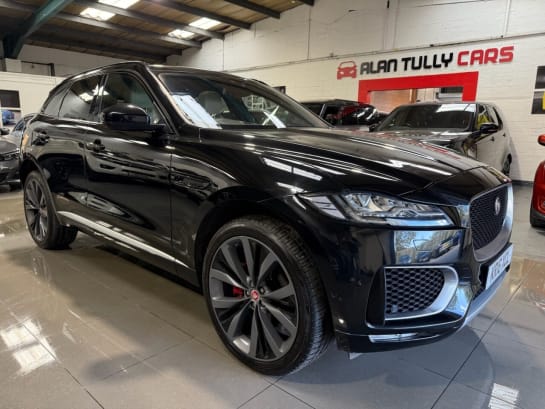 A 2016 JAGUAR F-PACE 3.0 D300 V6 First Edition SUV 5dr Diesel Auto AWD Euro 6 (s/s) (300 ps)