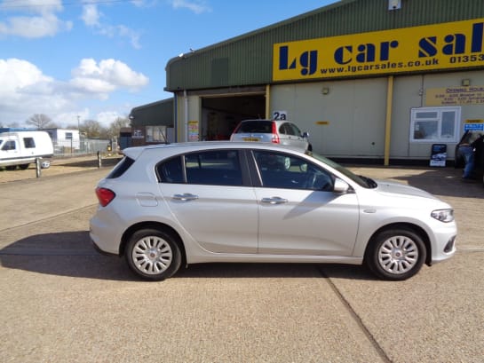 A 2017 FIAT TIPO EASY