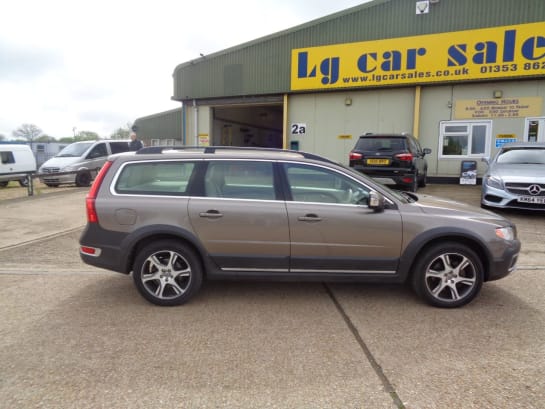 A 2012 VOLVO XC70 D5 SE LUX AWD