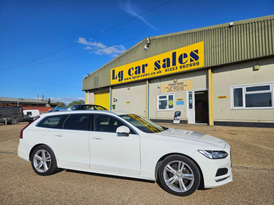 A null VOLVO V90 2.0 D4 MOMENTUM PLUS Pilot Assist Automatic 5d 188 BHP