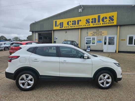 A null NISSAN QASHQAI 1.3 DIG-T ACENTA PREMIUM 5d 140 BHP