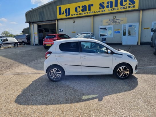 A null PEUGEOT 108 1.0 COLLECTION 5d 72 BHP