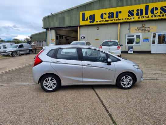 A null HONDA JAZZ 1.3 I-VTEC SE 5d 101 BHP