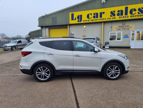 A null HYUNDAI SANTA FE 2.2 CRDi Blue Drive Premium SE SUV 5dr Diesel Auto 4WD Euro 6 (s/s) (7 Seat