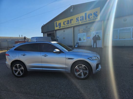 A null JAGUAR F-PACE 3.0 D300 V6 S SUV 5dr Diesel Auto AWD Euro 6 (s/s) (300 ps)