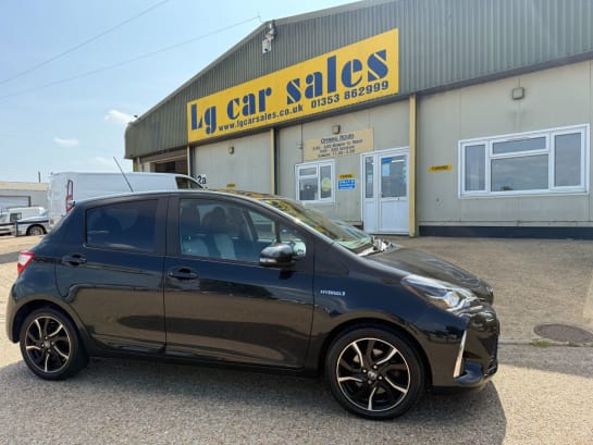A null TOYOTA YARIS 1.5 VVT-h Design Hatchback 5dr Petrol Hybrid E-CVT Euro 6 (s/s) (100 ps)
