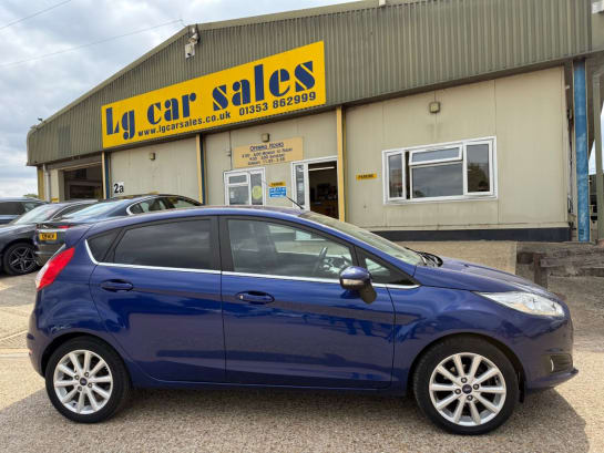 A null FORD FIESTA 1.0T EcoBoost Titanium Hatchback 5dr Petrol Manual Euro 6 (s/s) (100 ps)