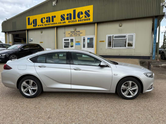 A null VAUXHALL INSIGNIA 1.6 Turbo D ecoTEC Tech Line Nav Grand Sport 5dr Diesel Manual Euro 6 (s/s)