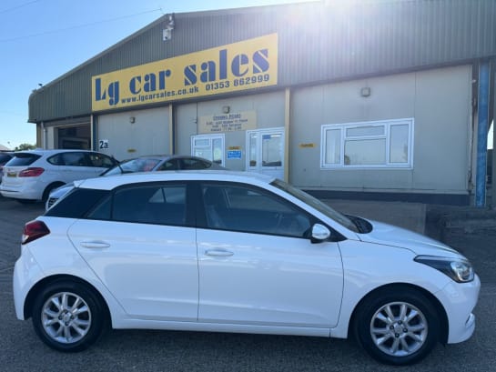 A null HYUNDAI I20 1.2 Blue Drive SE Hatchback 5dr Petrol Manual Euro 6 (s/s) (84 ps)