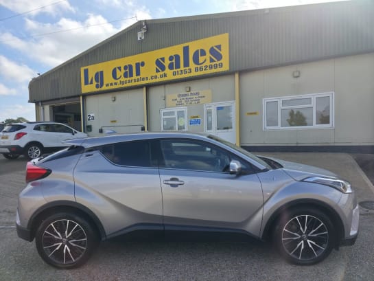 A 2018 TOYOTA CHR EXCEL