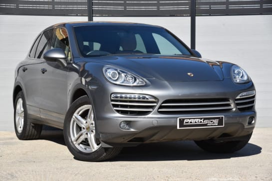 A null PORSCHE CAYENNE 3.0 TD V6 Platinum Edition SUV 5dr Diesel TiptronicS 4WD Euro 5 (s/s) (245