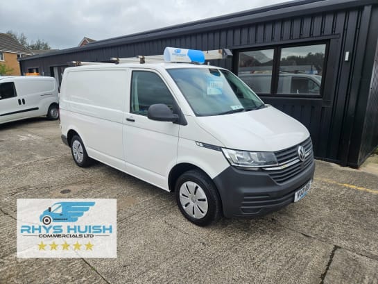 A 2021 VOLKSWAGEN TRANSPORTER T28 TDI P/V STARTLINE