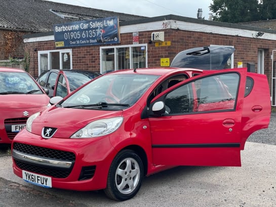 A null PEUGEOT 107 1.0 SPORTIUM 5d 68 BHP