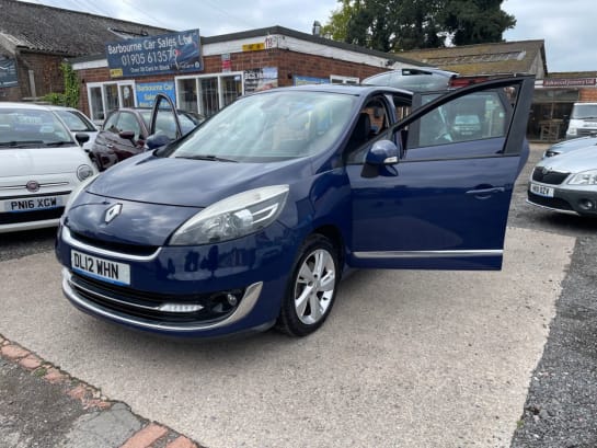 A null RENAULT GRAND SCENIC 1.5 dCi Dynamique TomTom MPV 5dr Diesel Manual Euro 5 (s/s) (110 ps)