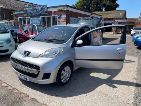 A null PEUGEOT 107 1.0 12V Urban Hatchback 3dr Petrol Manual Euro 4 (68 ps)
