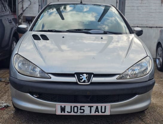 A null PEUGEOT 206 1.1 8v Independence Hatchback 3dr Petrol Manual (148 g/km, 60 bhp) NO WARRA
