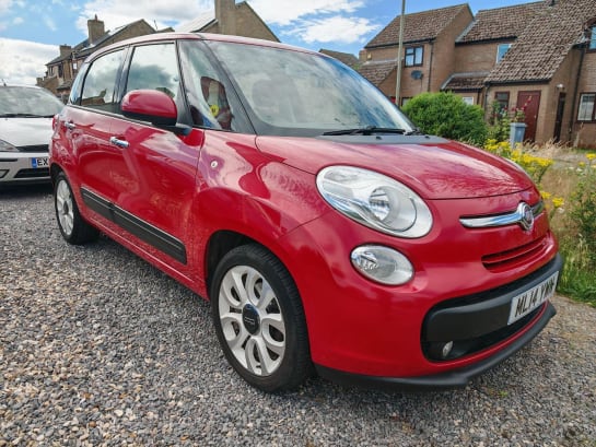 A 2014 FIAT 500L 1.4 500l Easy 1.4 95hp