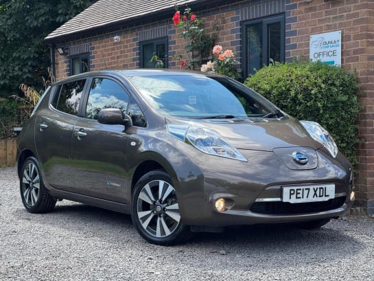 A 2017 NISSAN LEAF 30kWh Tekna Auto 5dr
