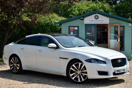 A null JAGUAR XJ 3.0d V6 XJ50 Saloon 4dr Diesel Auto Euro 6 (s/s) (300 ps) 1 FAMILY OWNER +