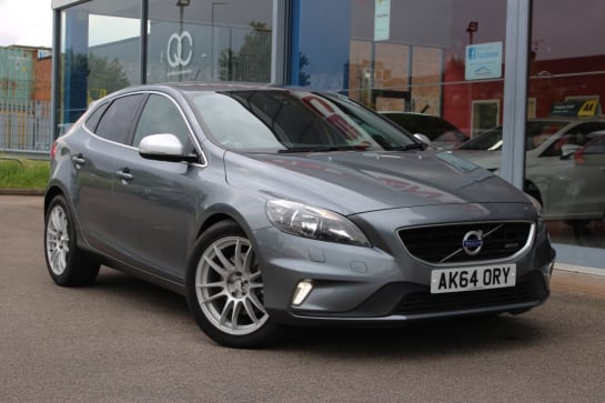 A 2015 VOLVO V40 D3 R-DESIGN