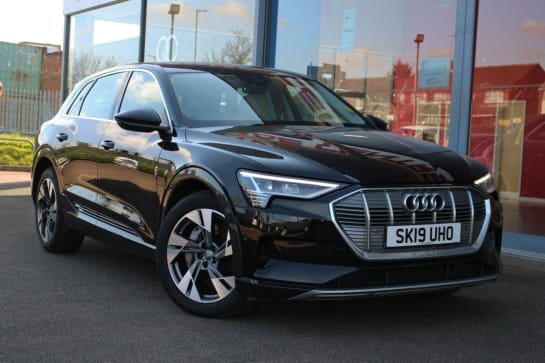 A null AUDI E-TRON 55 SUV 5dr Electric Auto quattro 95kWh (408 ps) HTD/LTHR, LEDS, 20" ALLOYS,