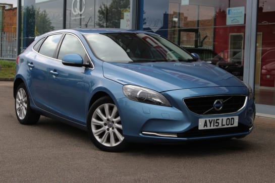 A null VOLVO V40 2.0 D4 SE Lux Nav Hatchback 5dr Diesel Geartronic Euro 6 (s/s) (190 ps) £20