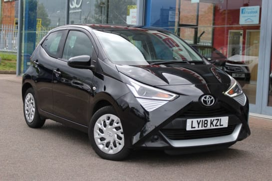 A null TOYOTA AYGO 1.0 VVT-i x-play Hatchback 5dr Petrol Manual Euro 6 (71 ps) **LOW INSURANCE