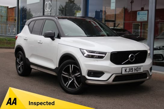 A 2019 VOLVO XC40 1.5 T3 R-Design SUV 5dr Petrol Auto Euro 6 (s/s) (163 ps) 18" ALLOYS, CRUIS