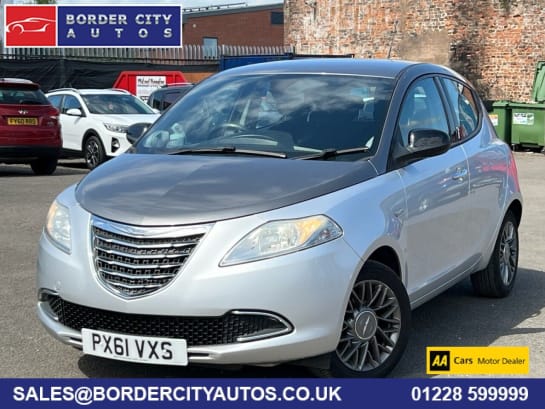 A null CHRYSLER YPSILON 1.2 SE Hatchback 5dr Petrol Manual Euro 5 (s/s) (69 bhp) 1.2 5dr Petrol eco