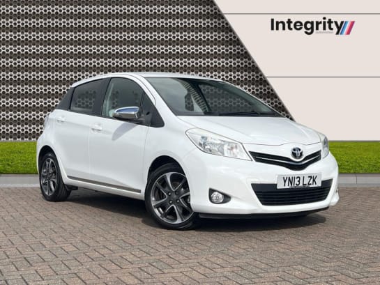 A null TOYOTA YARIS 1.3 VVT-I TREND 5d 98 BHP Reversing Camera - Bluetooth