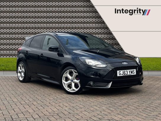 A null FORD FOCUS 2.0T EcoBoost ST-2 Hatchback 5dr Petrol Manual Euro 5 (s/s) (250 ps) Immacu