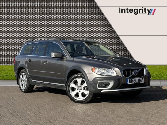 A null VOLVO XC70 2.4 D5 SE Lux Estate 5dr Diesel Geartronic AWD Euro 5 (205 ps) Park Assist