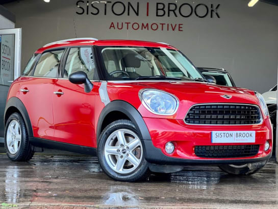 A 2014 MINI MINI COUNTRYMAN ONE