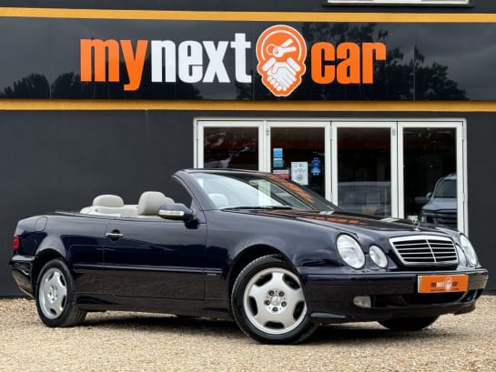 A null MERCEDES-BENZ CLK 3.2 CLK320 ELEGANCE 2d AUTO 218 BHP FULL LEATHER UPHOLSTRY