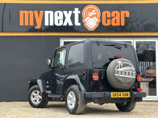 A null JEEP WRANGLER 4.0 Sahara Hard Top 3dr Petrol Automatic 4x4 (332 g/km, 174 bhp) FAMILY OWN