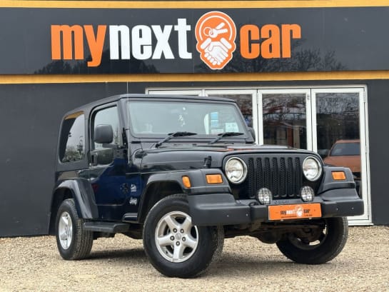 A null JEEP WRANGLER 4.0 Sahara Hard Top 3dr Petrol Automatic 4x4 (332 g/km, 174 bhp) FAMILY OWN