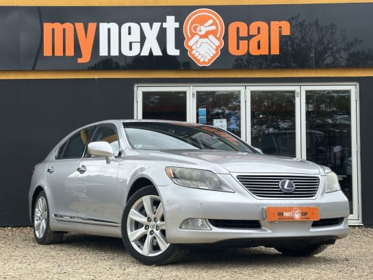 A null LEXUS LS 5.0 600h V8 L Saloon 4dr Petrol Hybrid CVT 4WD Euro 5 (s/s) (445 ps) SUNROO