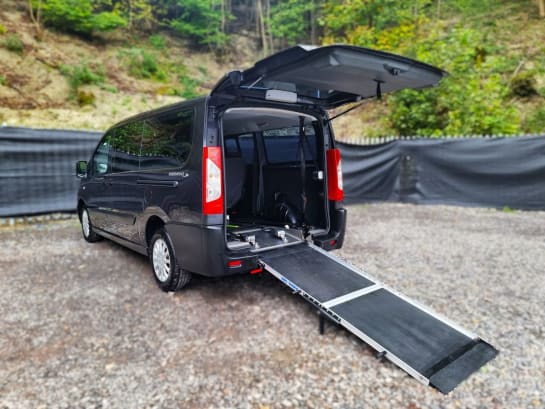 A null PEUGEOT EXPERT TEPEE L2 LWB 6 Seat Wheelchair Accessible Automatic Disabled Access Ramp Car