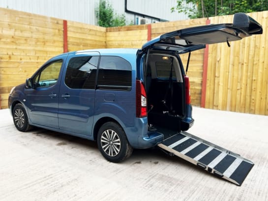 A null PEUGEOT PARTNER TEPEE 4 Seat Auto Wheelchair Accessible Disabled Access Ramp Vehicle WAV