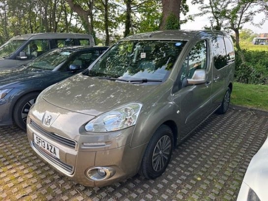 A null PEUGEOT PARTNER TEPEE 3 Seat Automatic Wheelchair Accessible Disabled Access Ramp Car