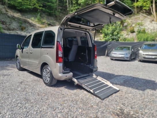 A null PEUGEOT PARTNER TEPEE 3 Seat Wheelchair Accessible Disabled Access Vehicle WAV