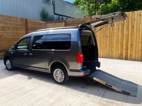 A null VOLKSWAGEN CADDY MAXI LIFE 4 Seat Wheelchair Accessible Disabled Access Vehicle WAV