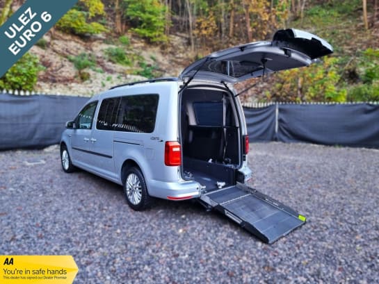 A null VOLKSWAGEN CADDY MAXI LIFE 5 Seat Wheelchair Accessible Disabled Access Ramp Car