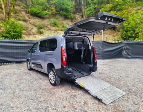 A null CITROEN BERLINGO L2 LWB 5 Seat Wheelchair Accessible Disabled Access Ramp Car