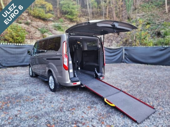 A null FORD TOURNEO CUSTOM 5 Seat Wheelchair Accessible Disabled Access Ramp Car