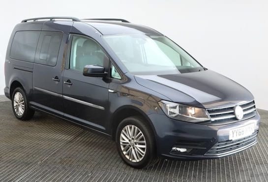 A null VOLKSWAGEN CADDY MAXI LIFE 5 Seat Petrol Auto Wheelchair Accessible Disabled Access Vehicle