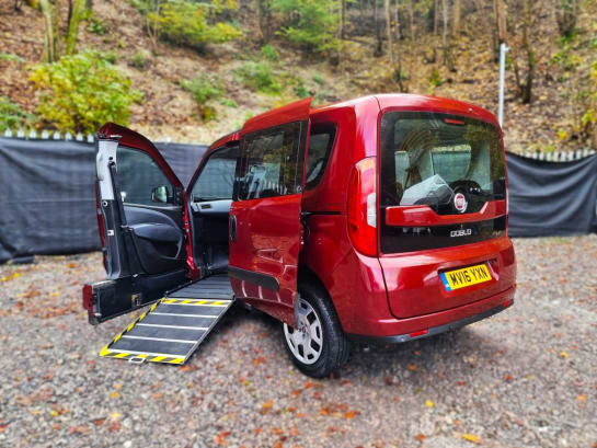 A null FIAT DOBLO Passenger Up Front Wheelchair Accessible Disabled Access Ramp Car