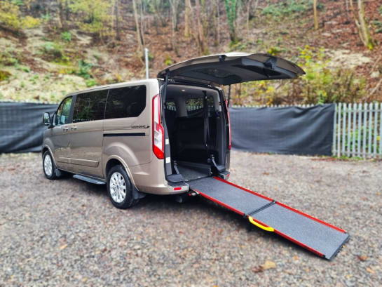 A null FORD TOURNEO CUSTOM 6 Seat Wheelchair Accessible Disabled Access Ramp Car